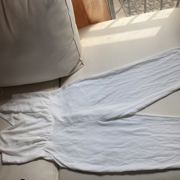White pants jumpsuit - Picture 1 of 3